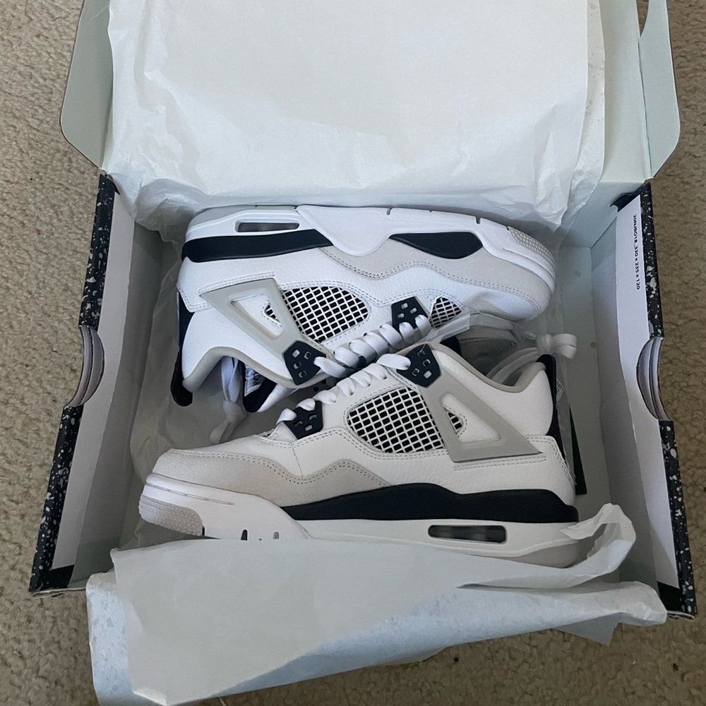 Brand new Jorden 4 mid retro military black. Women’s 7 and 5.5 men’s.